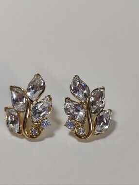 Vintage Trifari Gold Tone Rhinestone Leaf Earrings Signed Designer Post Back